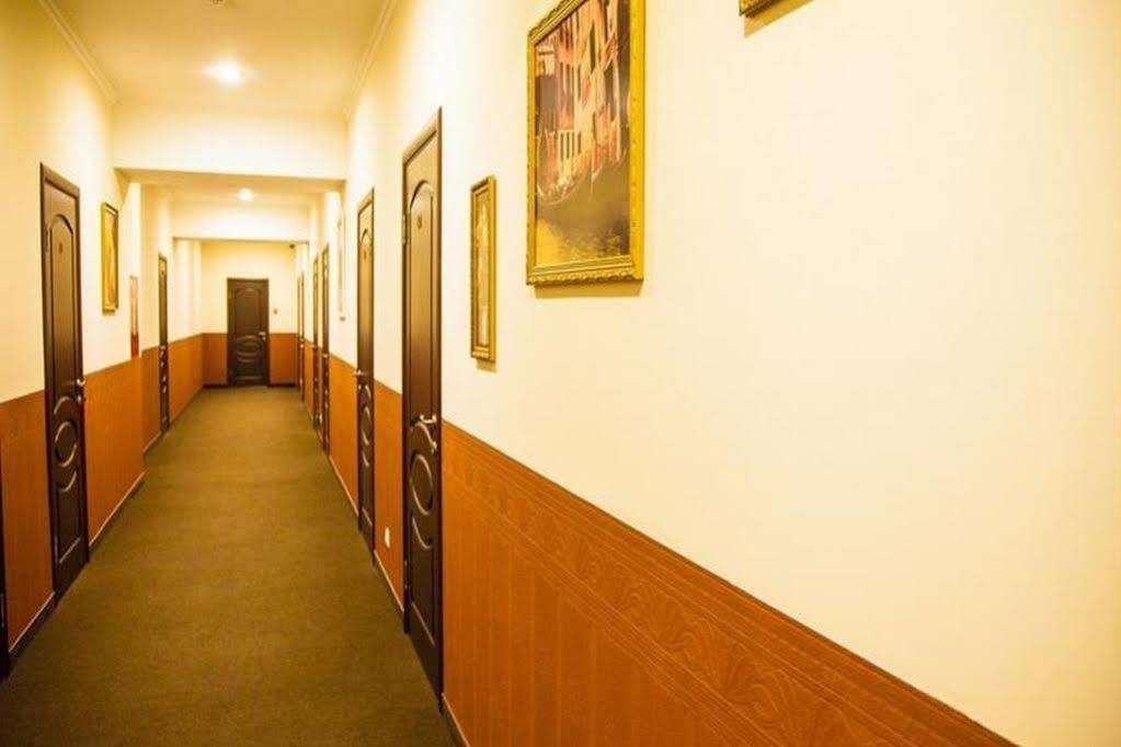 Mildom Express Hotel Almatî Exterior foto